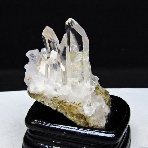 水晶 クラスター マダガスカル産 台座付属 水晶 原石 一点物 182-9395
