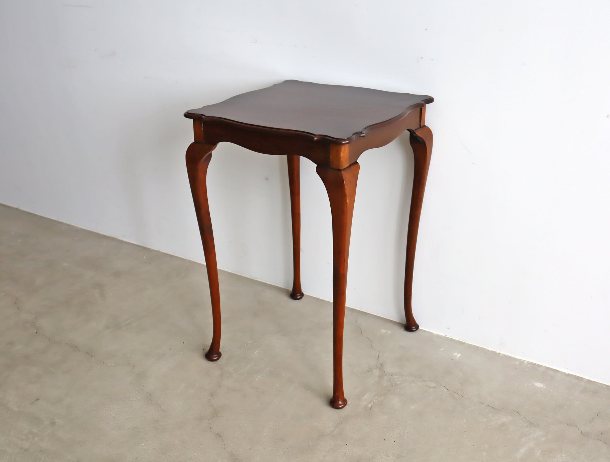 【送料無料】 西洋アンティーク 猫脚 オケージョナルテーブル