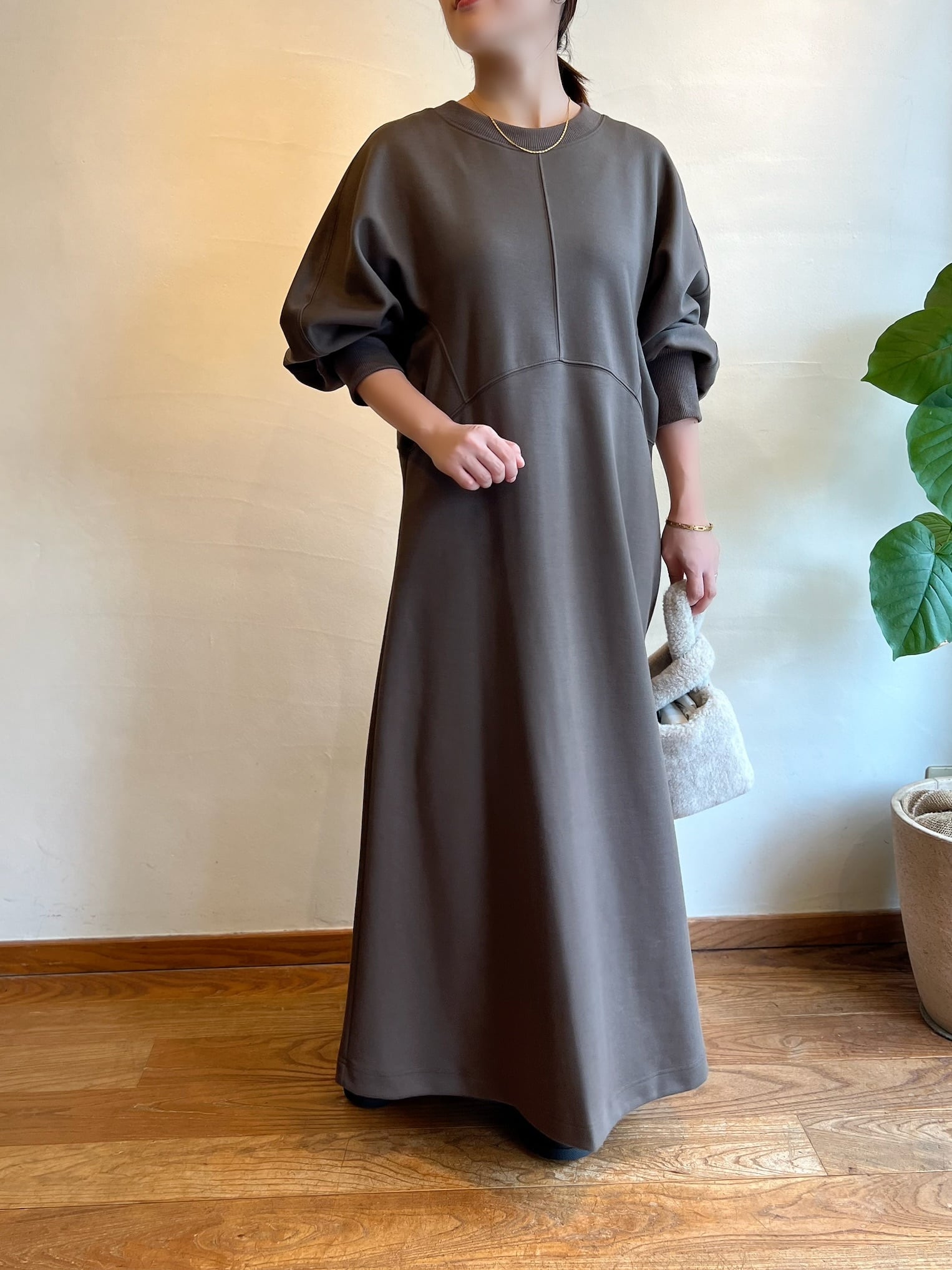 Dignite collier / ドルマン切替ワンピース | anouk