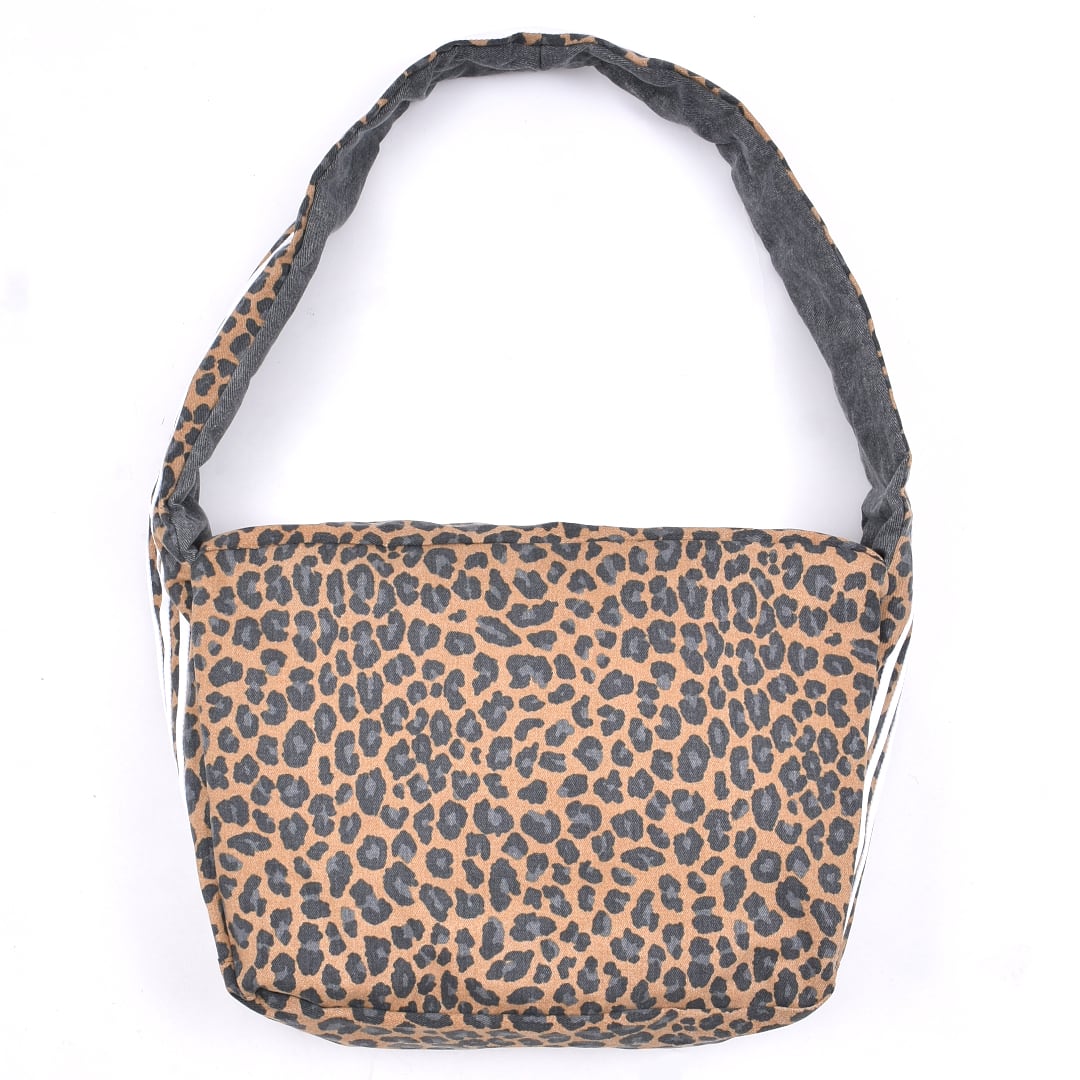 9/16新着】adidas レオパード柄ショルダーバッグ(ラージ