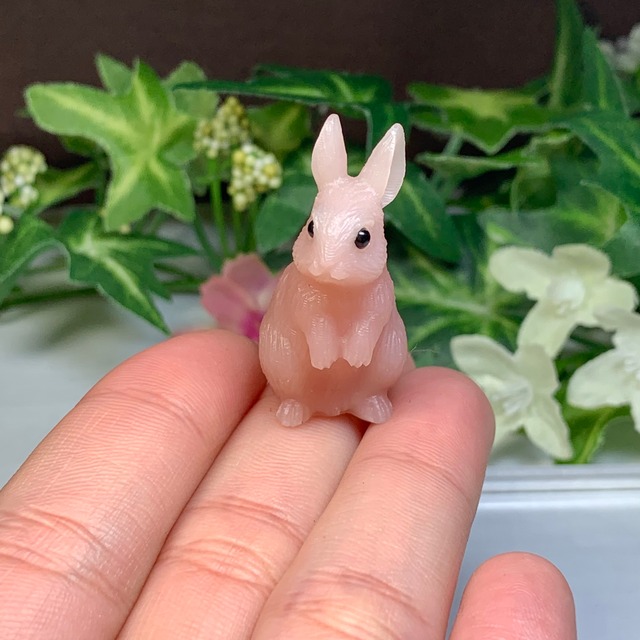 3.ピンクオパールうさぎ・インテリア