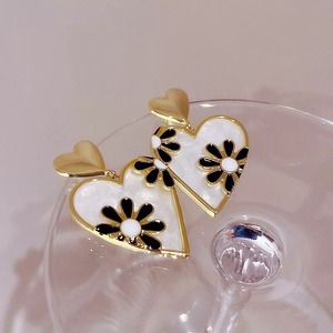 デイジーハートピアス☆