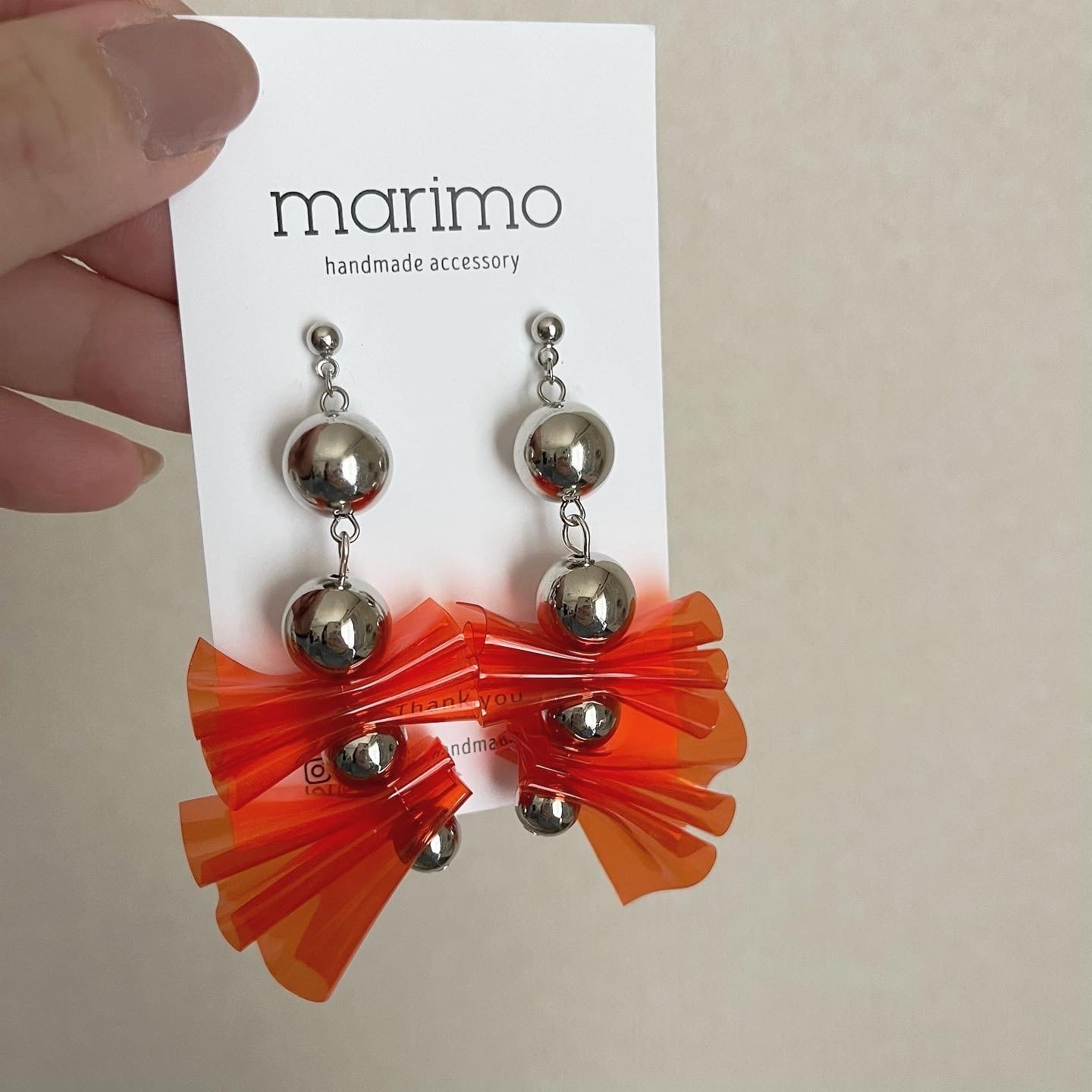 オレンジ 赤 PVC ビニール ひらひら リボン シルバー ピアス