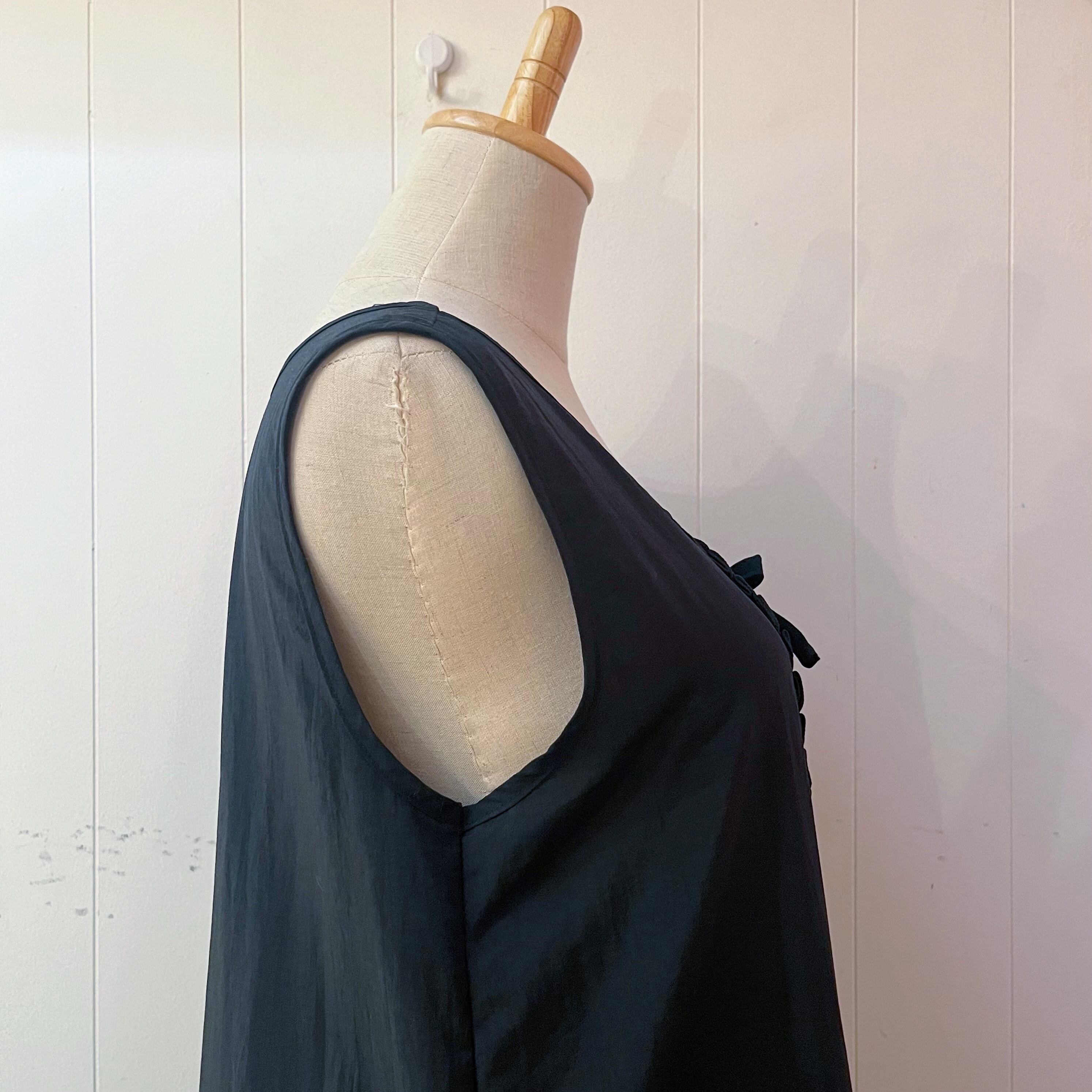 black frill ribbon jumper skirt