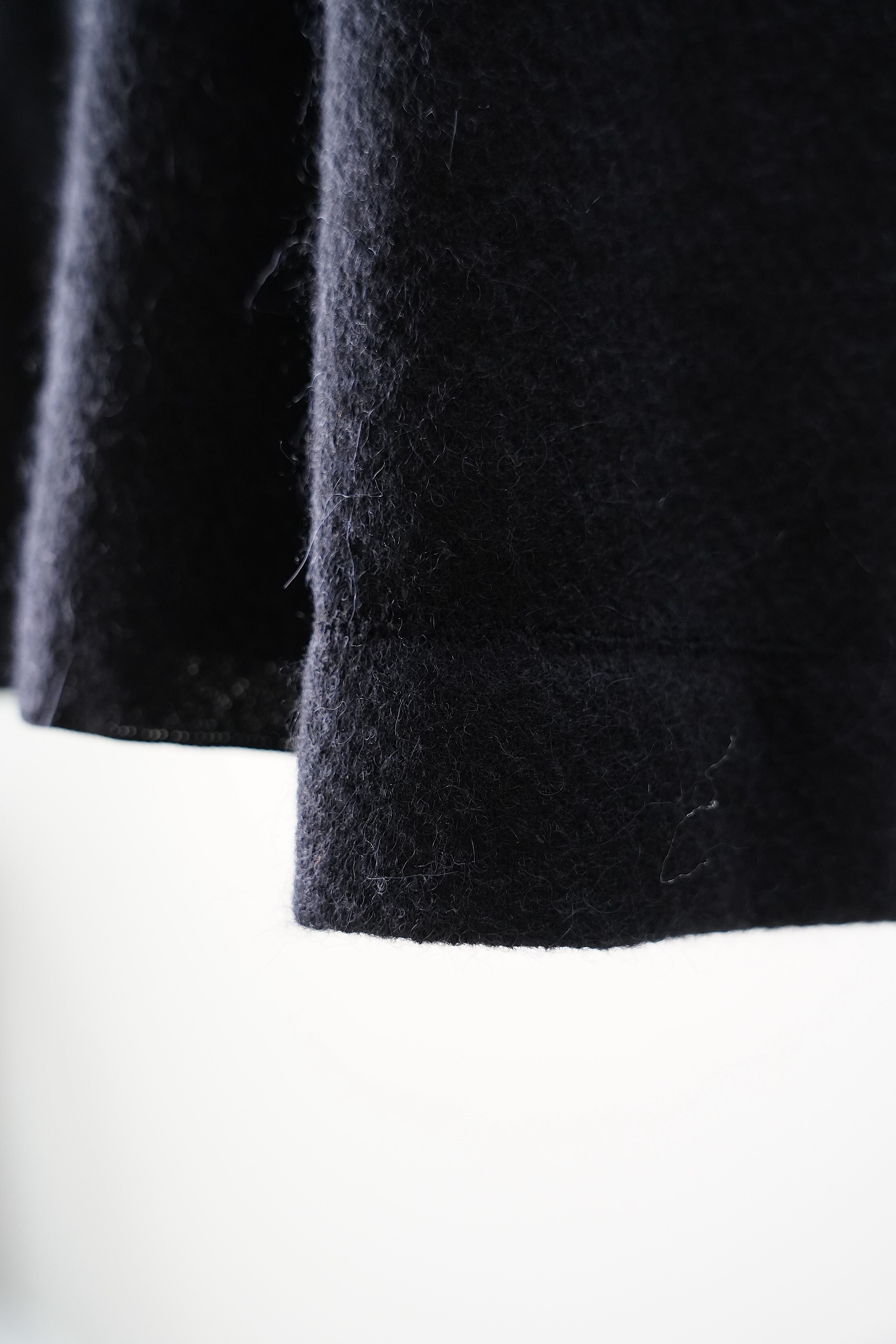 最後の1点】山内 縮絨アルパカニットカーディガン charcoal navy | DE