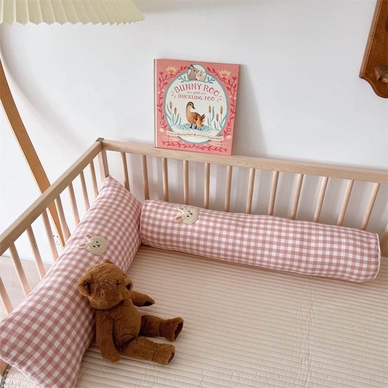 GOODS】春新作韓国風チェック柄純綿花ロゴ抱き枕 全4色 | 韓国子供服