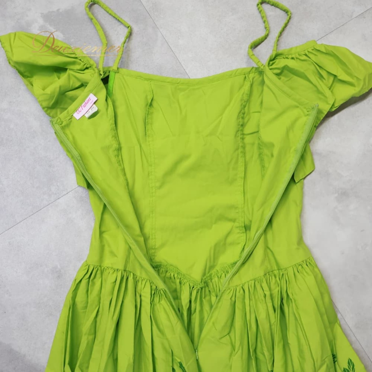 フラダンス 衣装 CC Fashions CCファッション ワンピース ドレス グリーン系 レフア柄 緑 黄 フリル フラ ダンス ダンス衣装 イベント ステージ ハワイアン アロハ かわいい 華やか おしゃれ 花 花柄 イエロー系