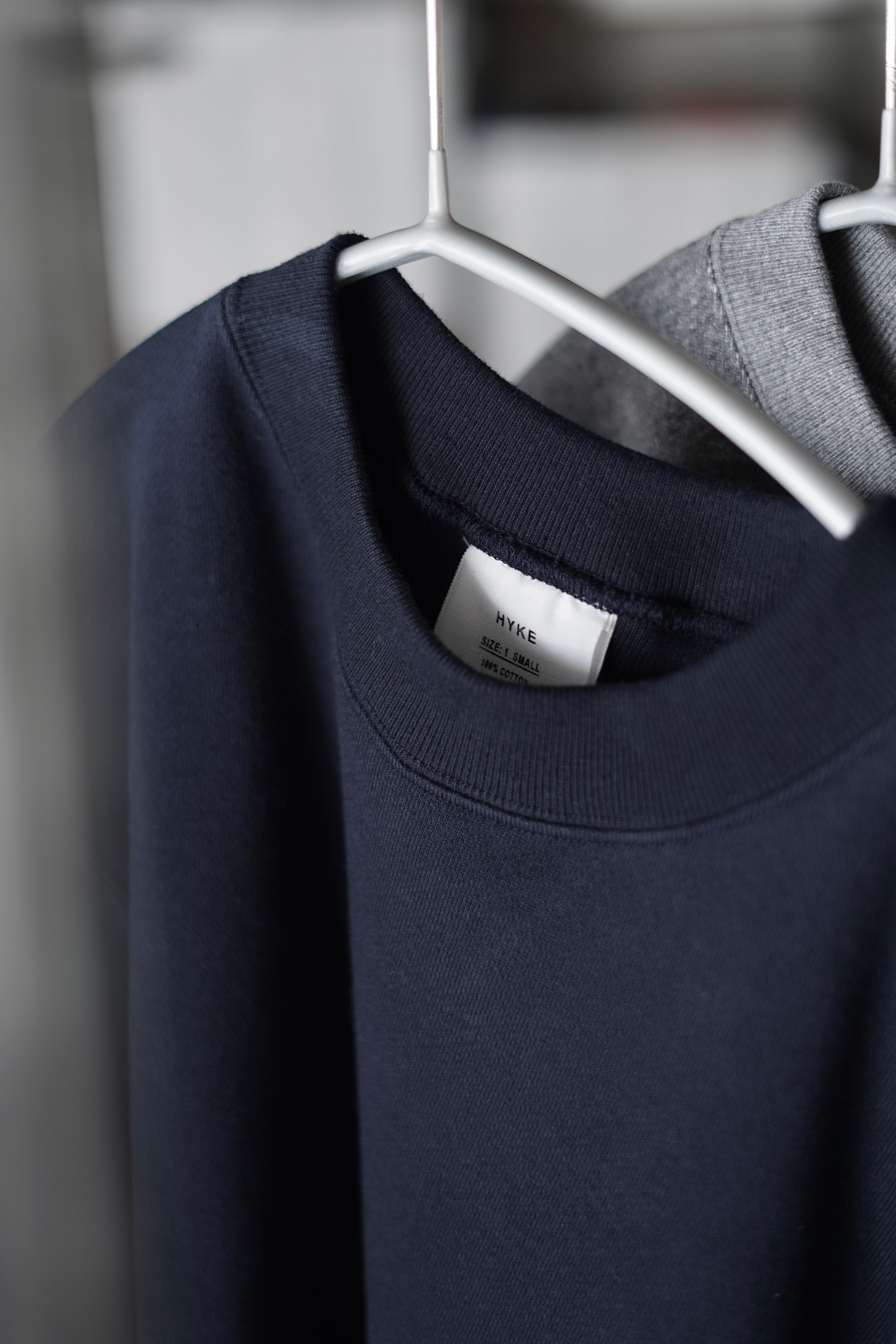 HYKE / CROPPED SWEAT SHIRT (BLACK , TOP GRAY , NAVY) | JUQUI Online