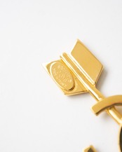 〈CHANEL〉CC Mark Arrow Pin Brooch 1994s