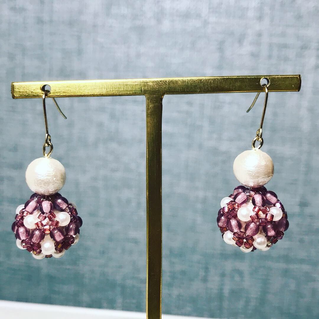 0040:ダークガーネットとコットンパールのピアス