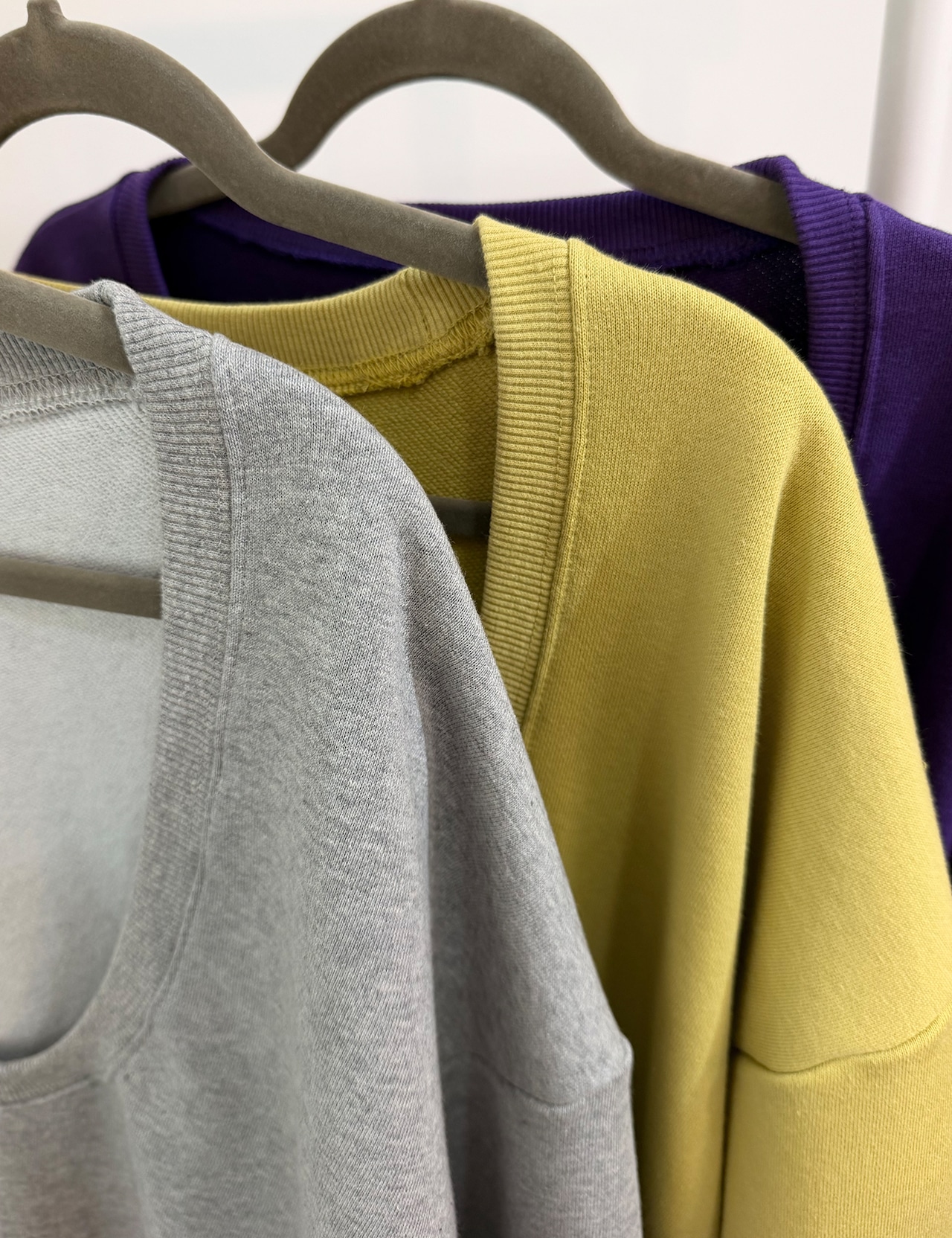 【新作5%OFF・3日間】Deep U-neck Sweat_3colors