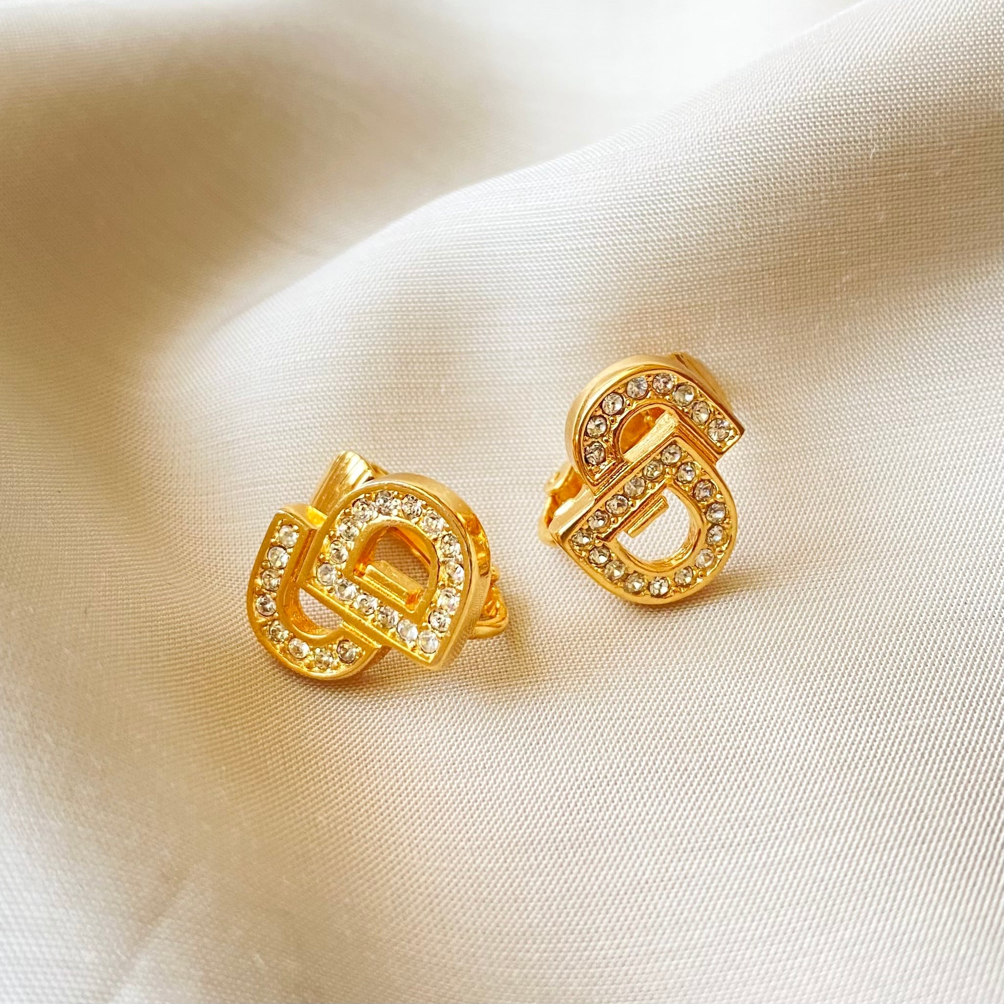 ディオール CDモチーフ ストーン付きイヤリング Dior ディオール CDロゴ ラインストーン イヤリング