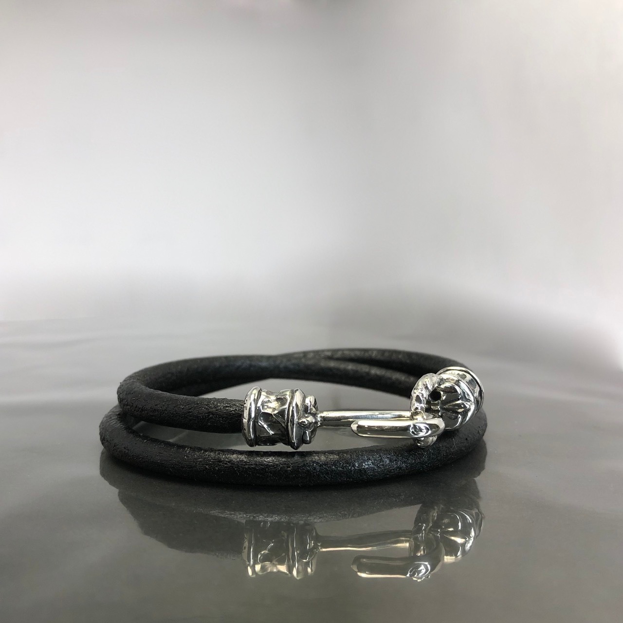 PIPE HOOK LEATHER BRACELET / パイプフックレザーブレスレット