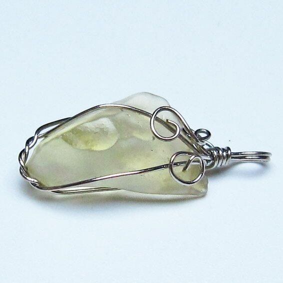 リビアングラス ペンダント 一点物 メール便可 112-13649