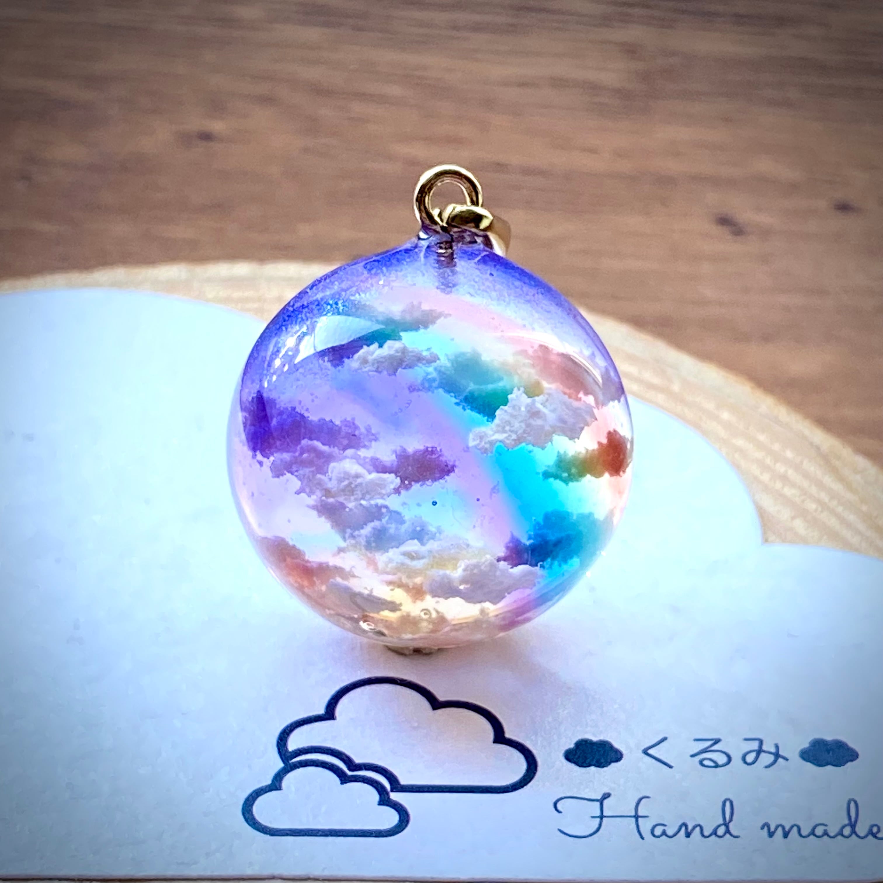 半球の雲レジン 夕暮れ空にかかる虹  バチカン付