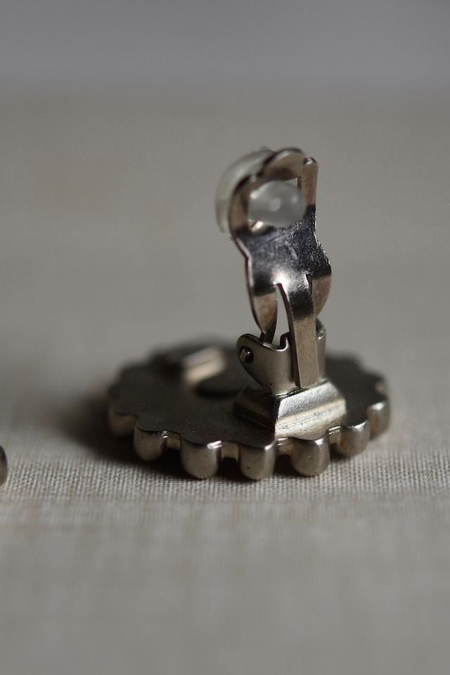 IORI/"CHANEL" earring/icon series dot