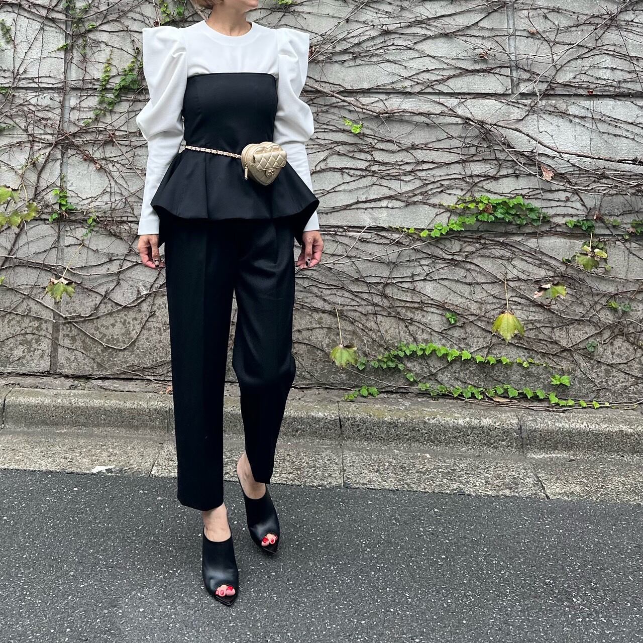 クロップドテーパードパンツ Louis ブラック | Cygne 