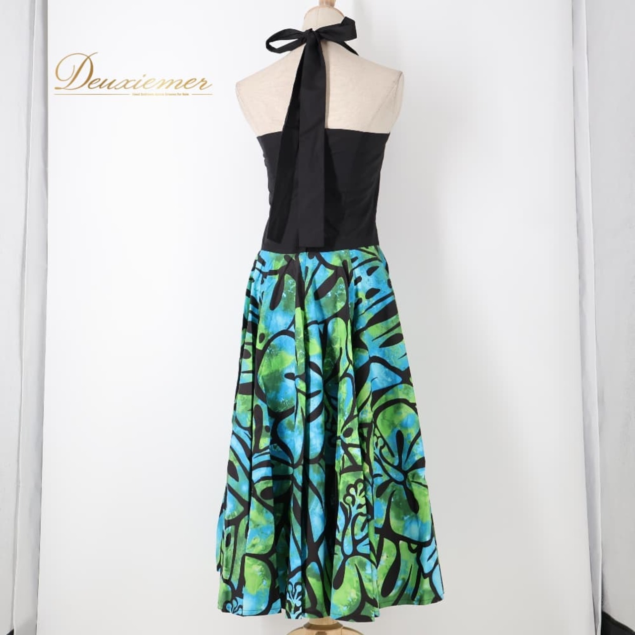 フラダンス 衣装 Paondor パンドール ワンピース ドレス ブルー系 ハイビスカス柄 モンステラ柄 りぼん 紐 緑 青 黒 華やか 日本製 ダンス衣装 イベント ステージ かわいい フラ ダンス ハワイアン アロハ グリーン系 ブラック系