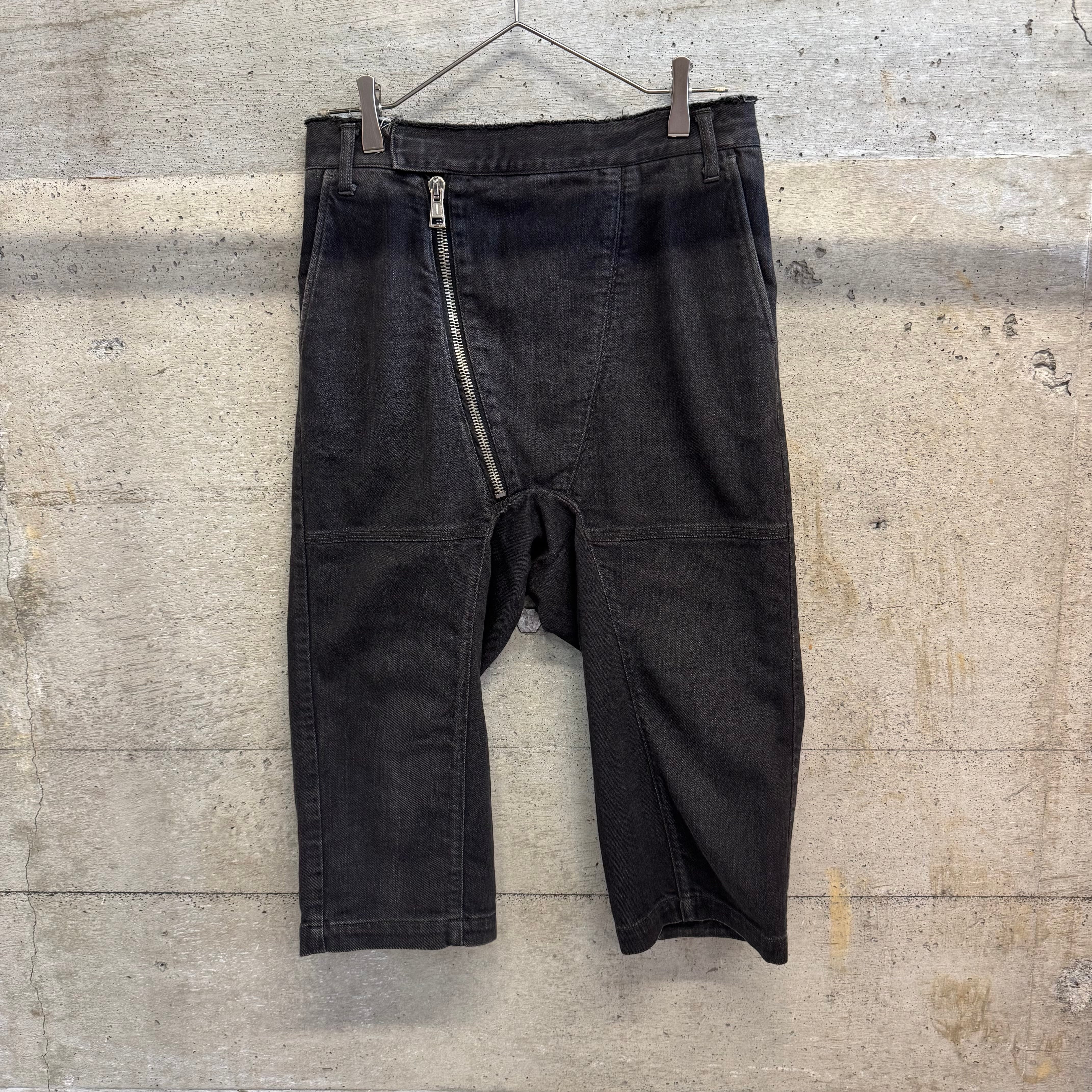 Black 3/4 length denim pants