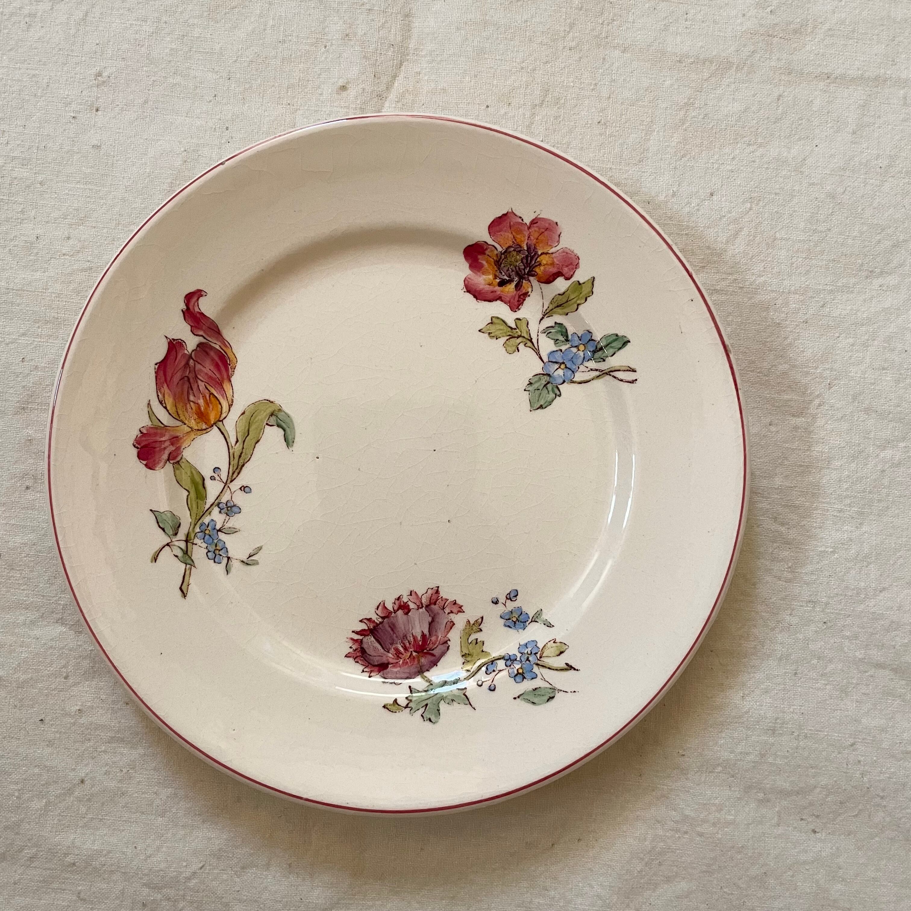 お花模様のプレート10