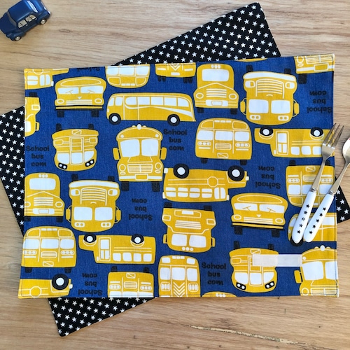 ランチョンマット☆30×40cmイエロー&ブルー【スクールバス柄】★RM2. school bus くるま　車　裏地付き｜通園通学用のかわいい巾着袋や入園オーダーHoshizora☆ほしぞら