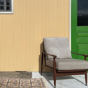 mid-century arm  chair