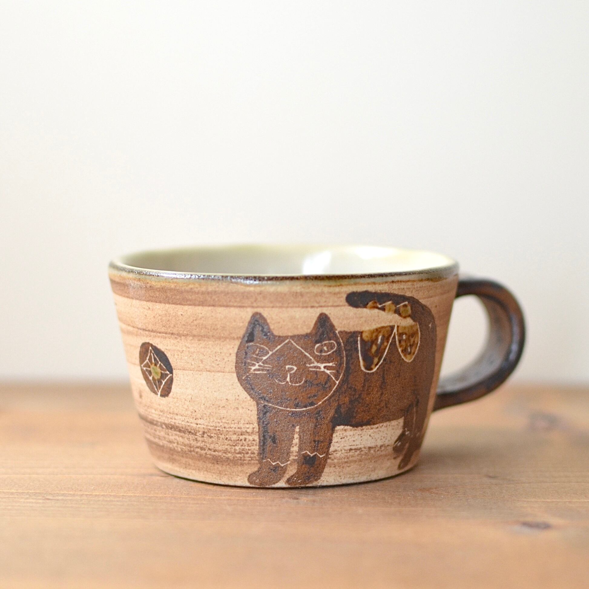 小5・ハチワレネコのマグカップ