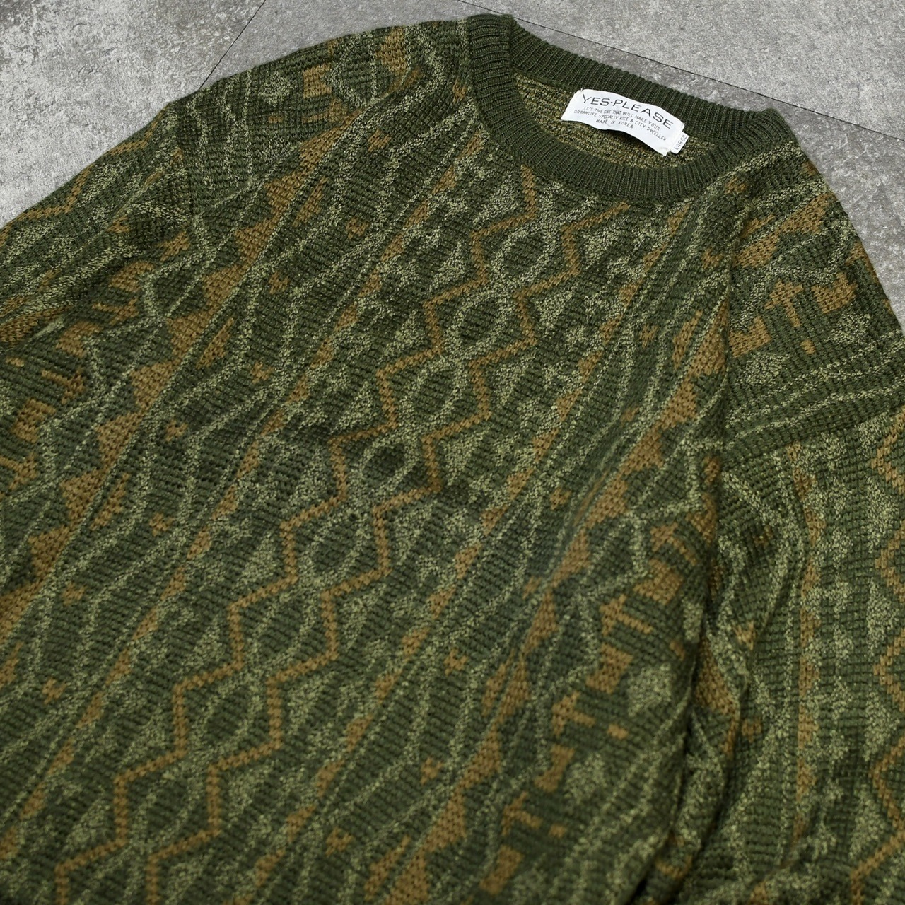 design acryl knit khaki