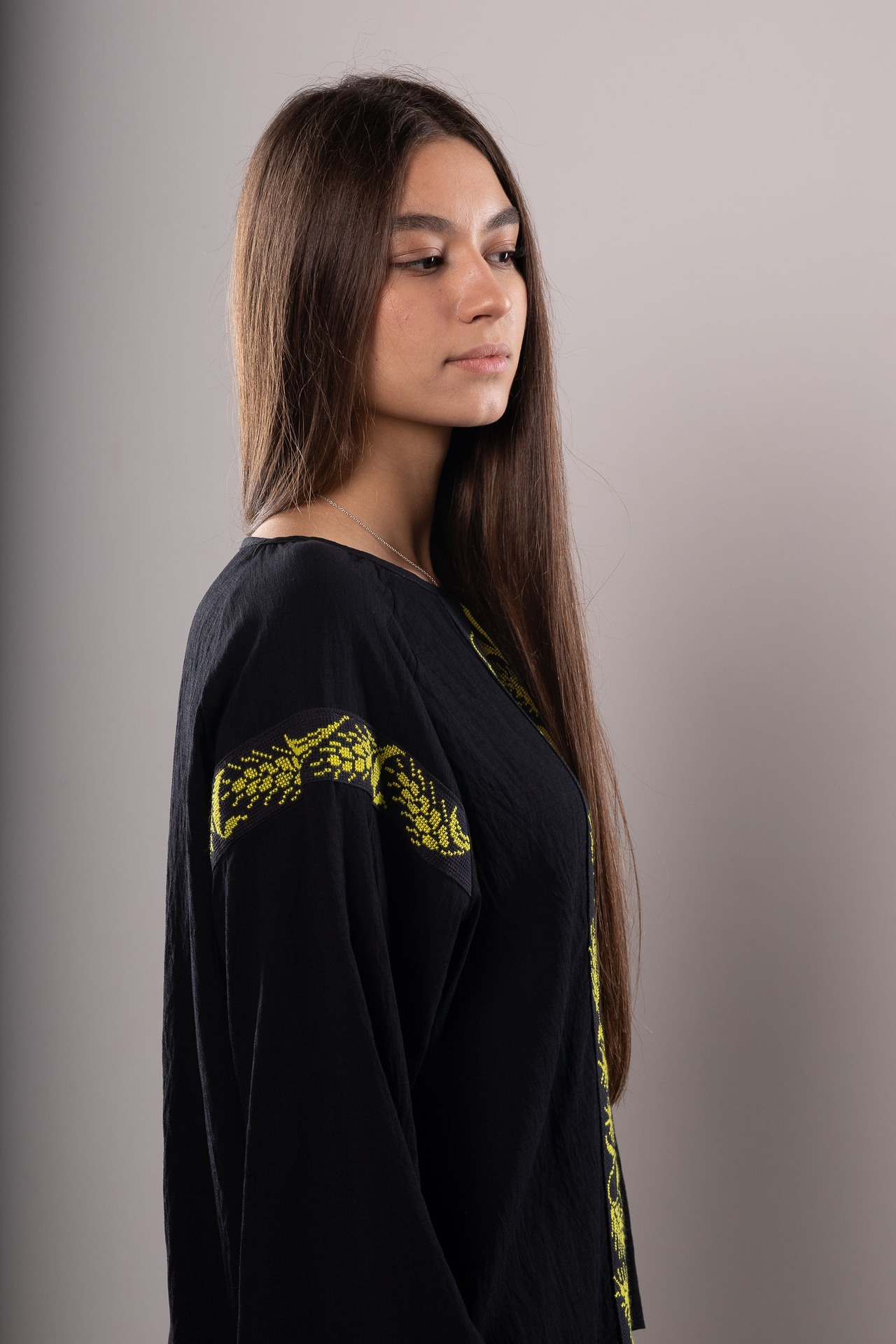 ウクライナ刺繍ヴィシヴァンカ クロスステッチ　小麦　手刺繍　ブラウス　麻　レディース・フリーサイズ - 5