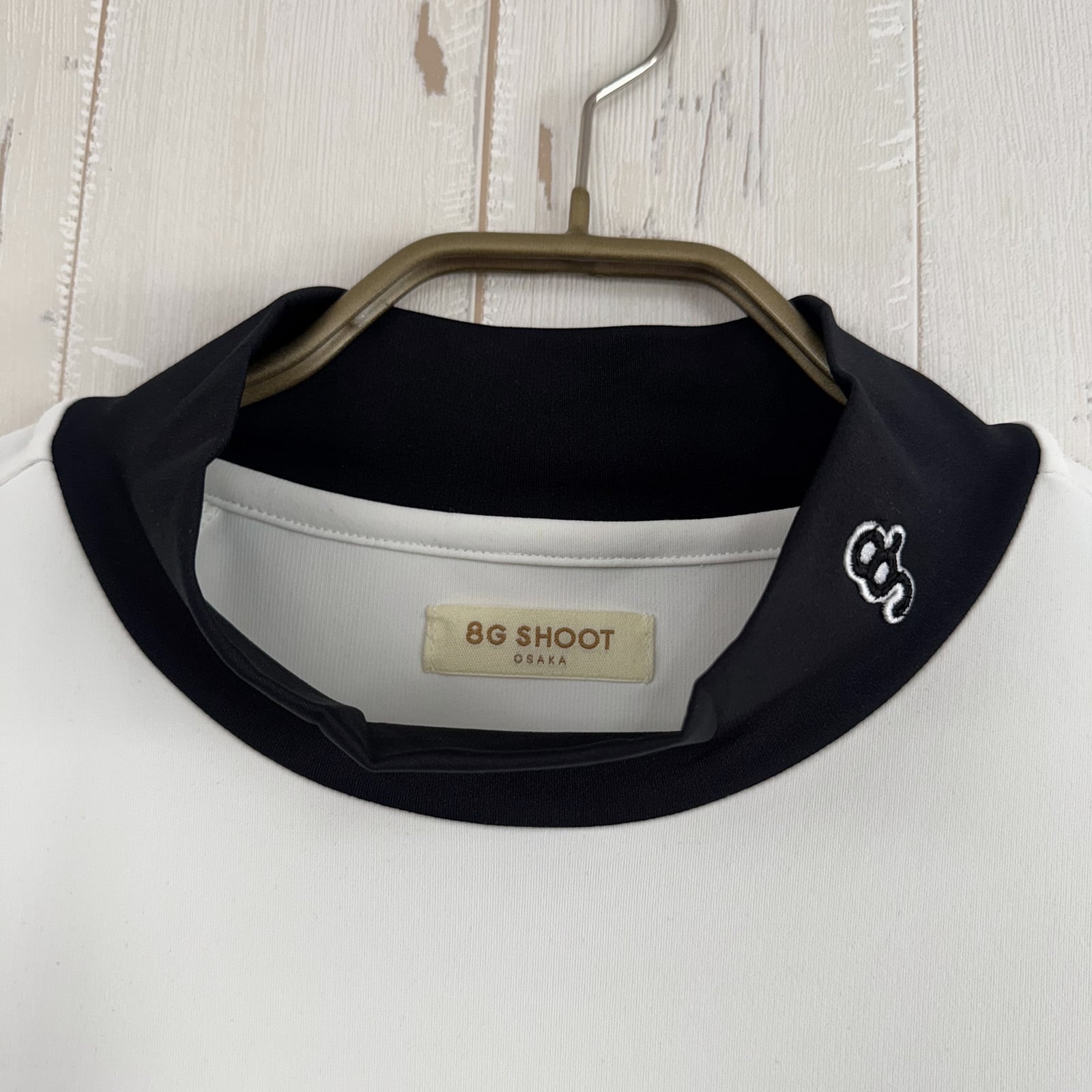 LOGO PRINT MOCK NECK L/S TEE -WHITE / BLACK- | 8G SHOOT WEBSTORE