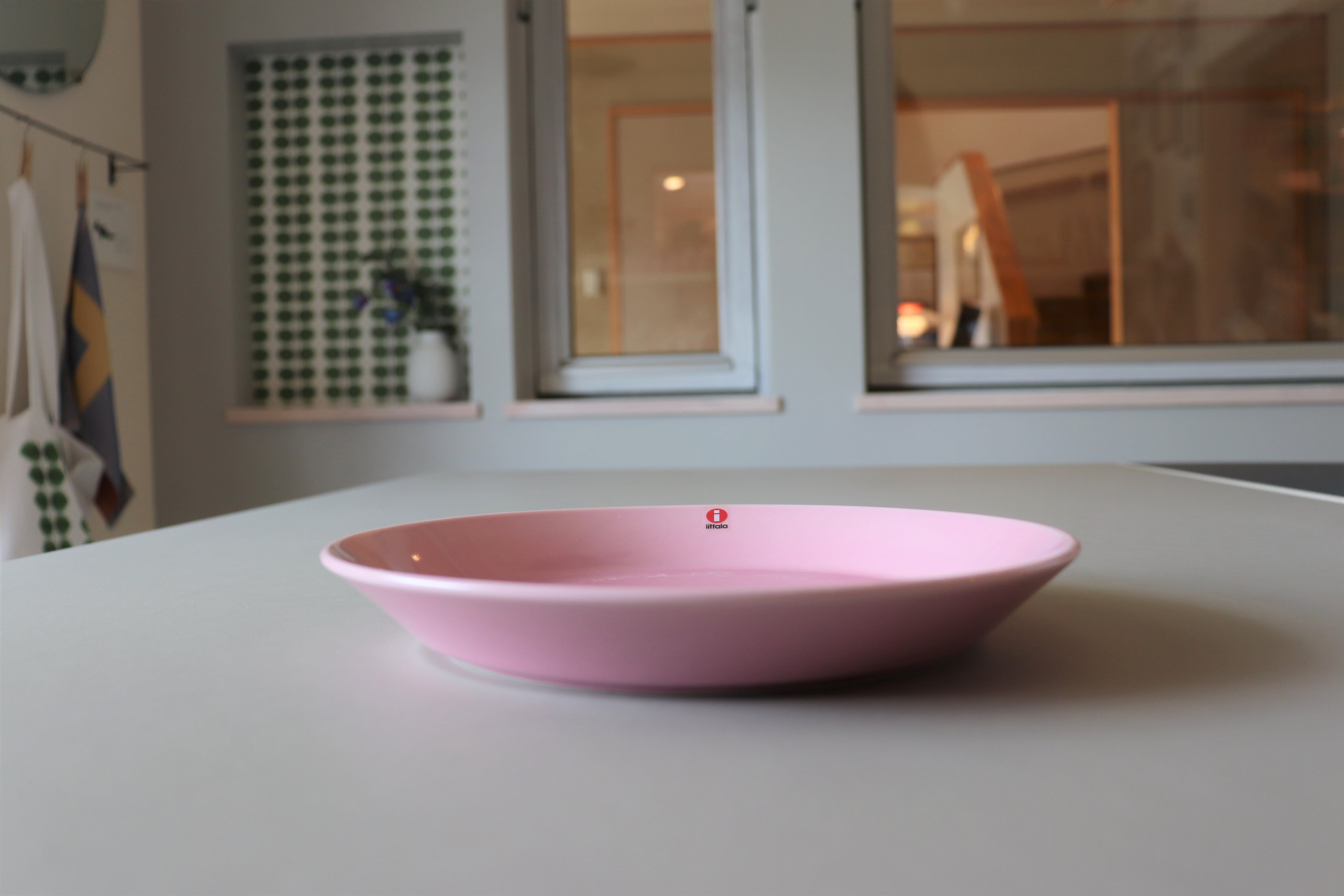 イッタラ ティーマ 21㎝ プレート ローズ | Linnel Home Furnishing イッタラ ティーマ 21㎝ プレート ローズ | Linnel Home Furnishing