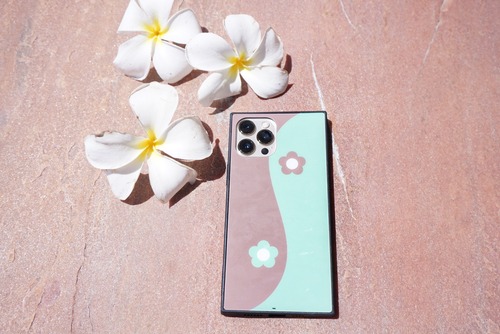 Flower case iPhone  (12/12pro ,13,13pro,14,14pro ) 受注製作