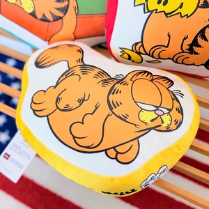 ✨️お昼寝のお供に(⁠^⁠^⁠)✨️【 MINI DIECUT CUSHION ミニダイカット クッション 】Garfield （ ガーフィールド ）/ VINTAGE風〚アメリカン雑貨 アメトイ〛