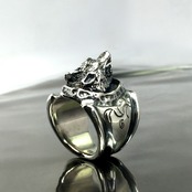 WOLF RING with SAPPHIRE / ウルフリング・サファイアアイズ