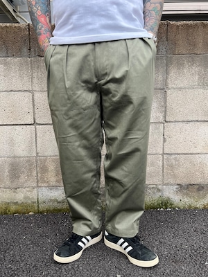 TWO TUCK TROUSERS