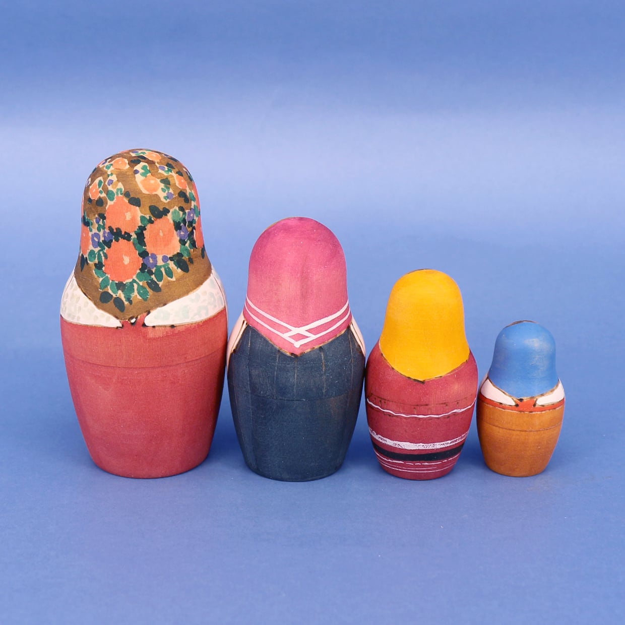 マリア・ドミトリエワ作 マトリョーシカ 15個型 | GINZA HAKKO 木の香