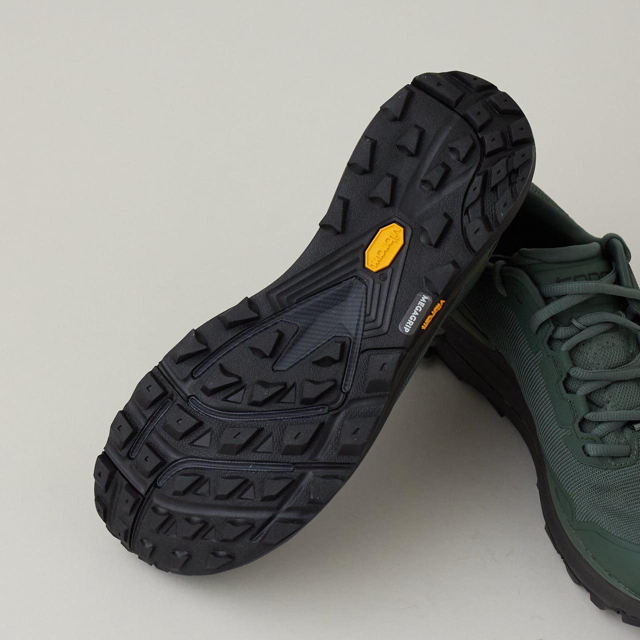 Topo Athletic（トポ アスレチック）TRAVERSE - ダークグリーン