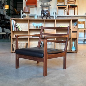 Vintage arm chair / Sampei funiture