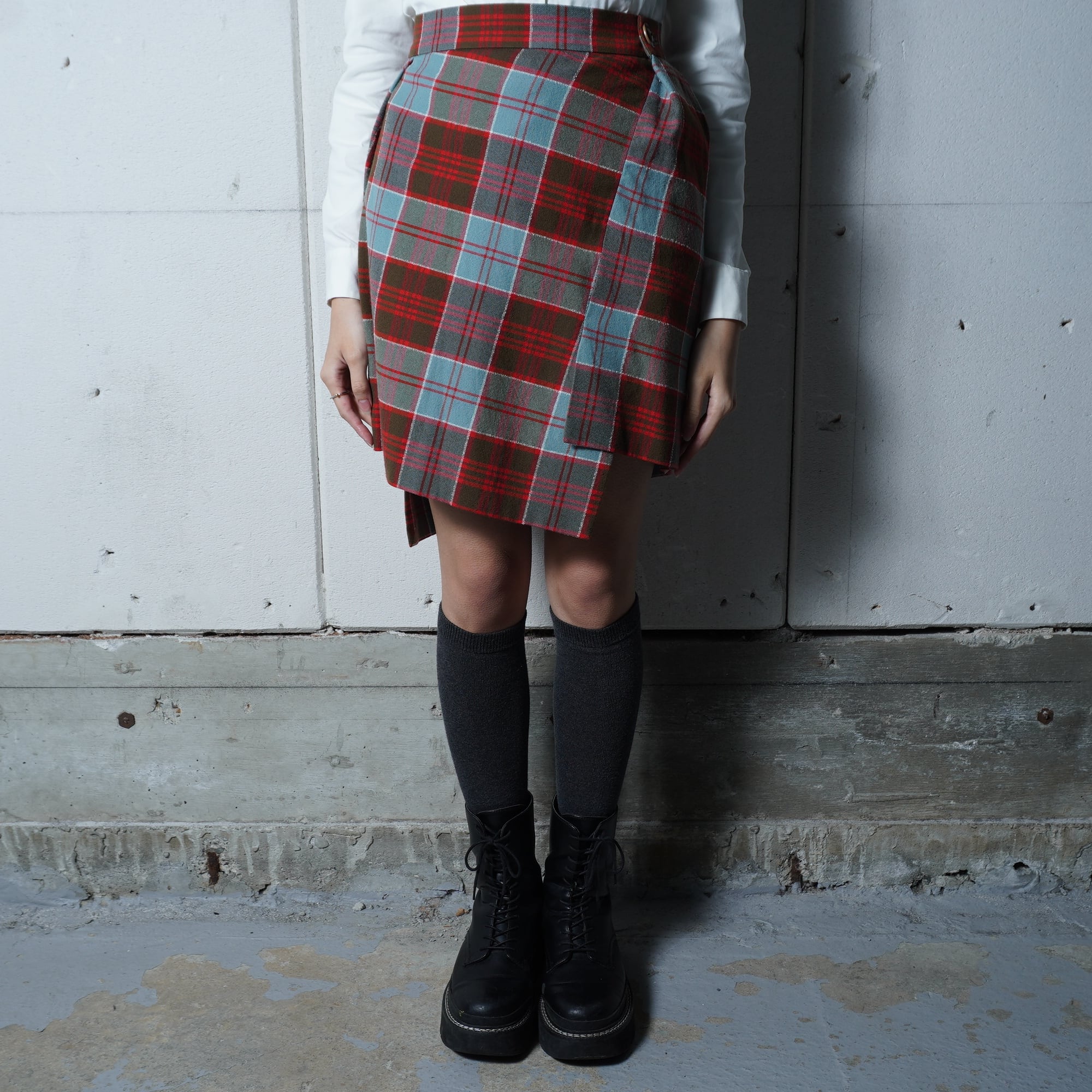 Vivienne Westwood チェック柄タイトスカート Vivienne Westwood】ヴィヴィアンウエストウッド チェック柄変形タイト