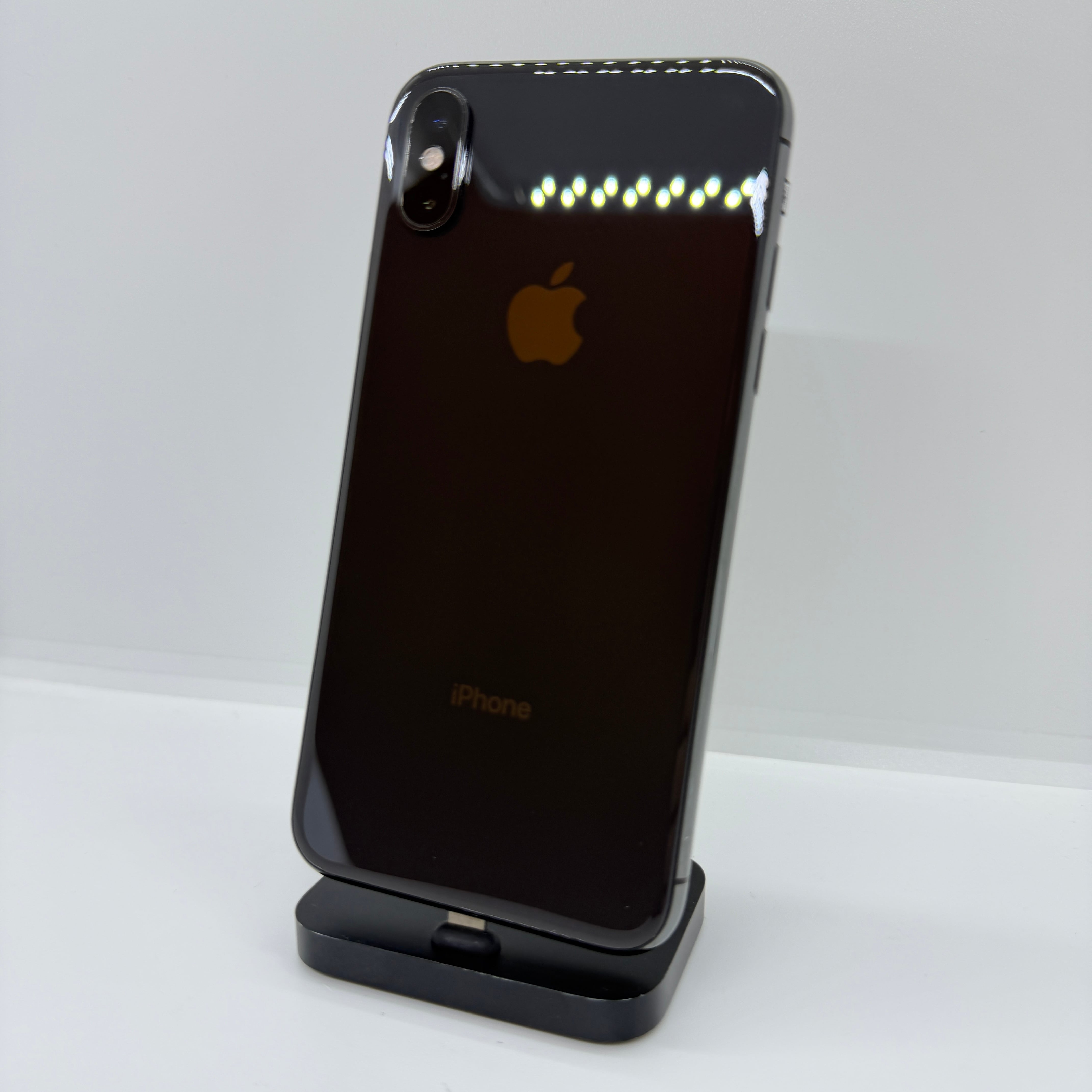 バッテリー最大容量100％】iPhoneXS 128GB ブラック【SIMロック解除