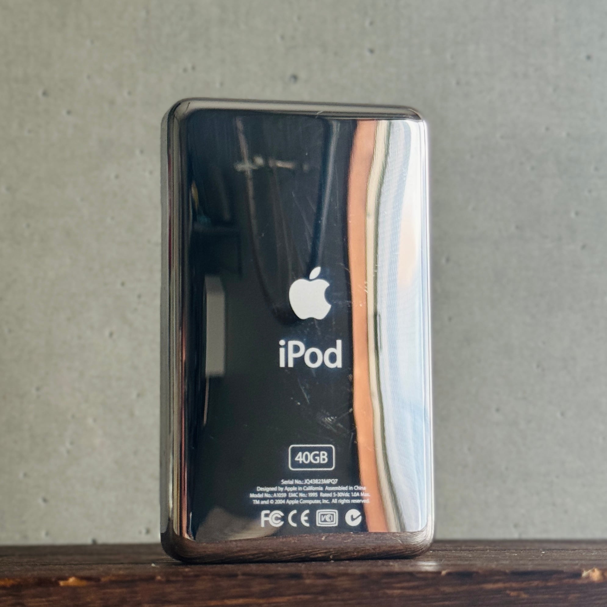 1台限定】Apple 第4世代 iPod (モノクロ) SSD化 ＋ 3000mAh モンスター