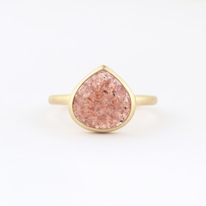 Naturel strawberry quartz ring