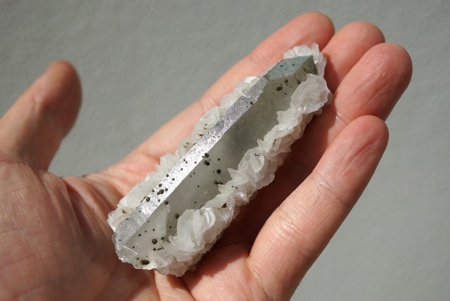 内モンゴル産クォーツ/カルサイト/クローライト Quartz/Calcite/Chlorite 1557
