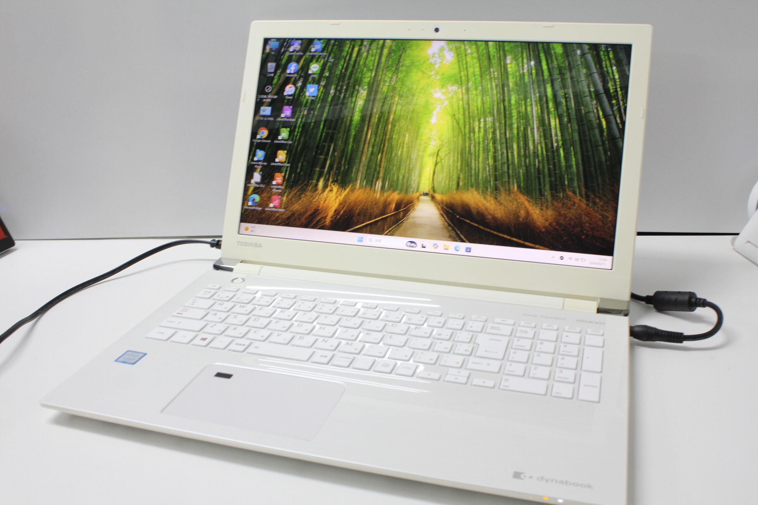 中古ノートPC】東芝〈dynabook T45/GB〉Intel Celeron/SSD256GB/メモリ