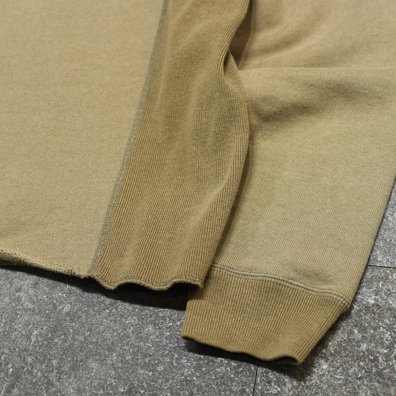 reverse weave type cut off sweat