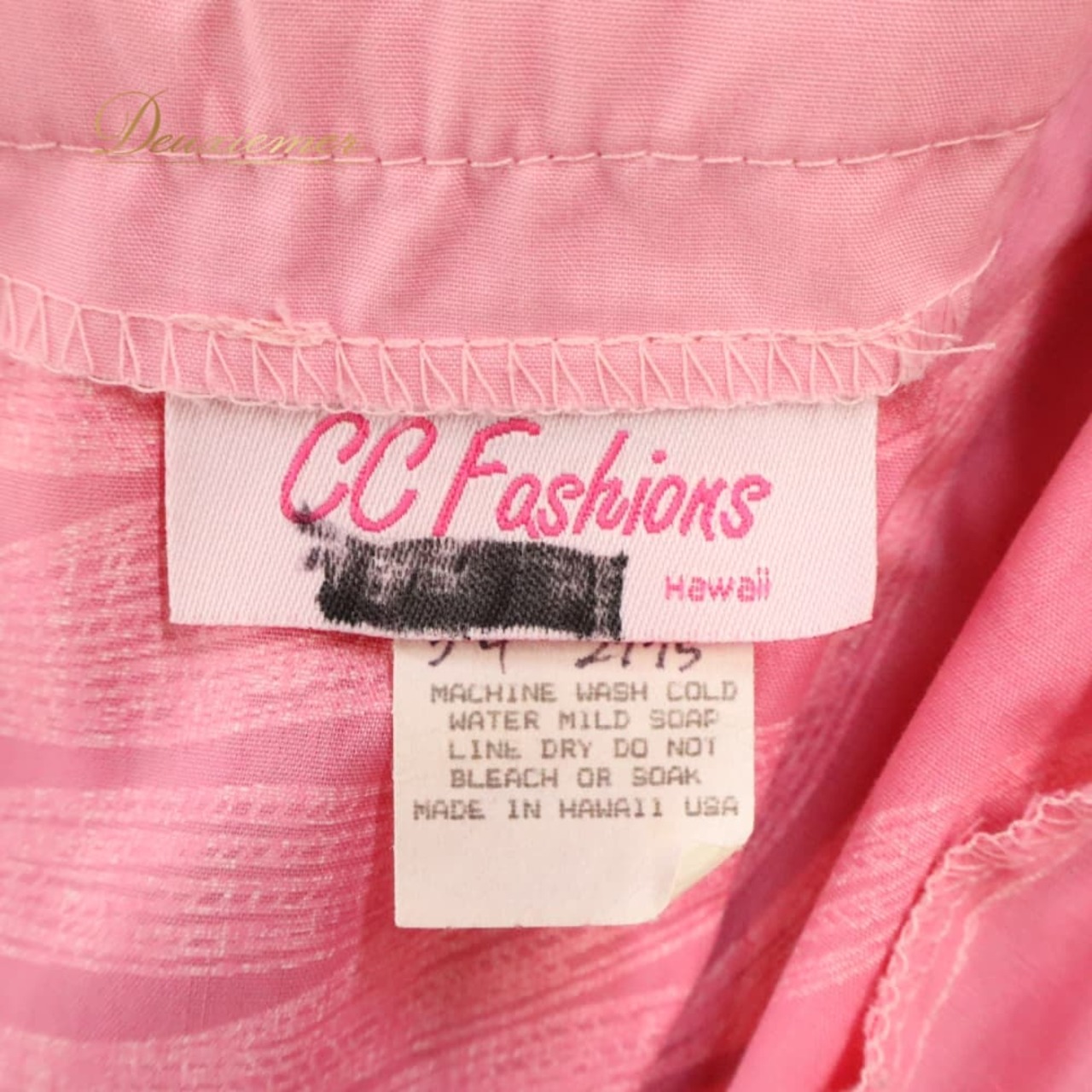 フラダンス 衣装 CC Fashions CCファッション ワンピース ドレス ピンク系 モンステラ柄 プルメリア柄 花柄 植物柄 ハワイアンプリント ハワイアン アロハ フラ ダンス レッスン 練習 ハワイアンダンス ホワイト系 フリル パフスリーブ フレアスカート 華やか かわいい おしゃれ