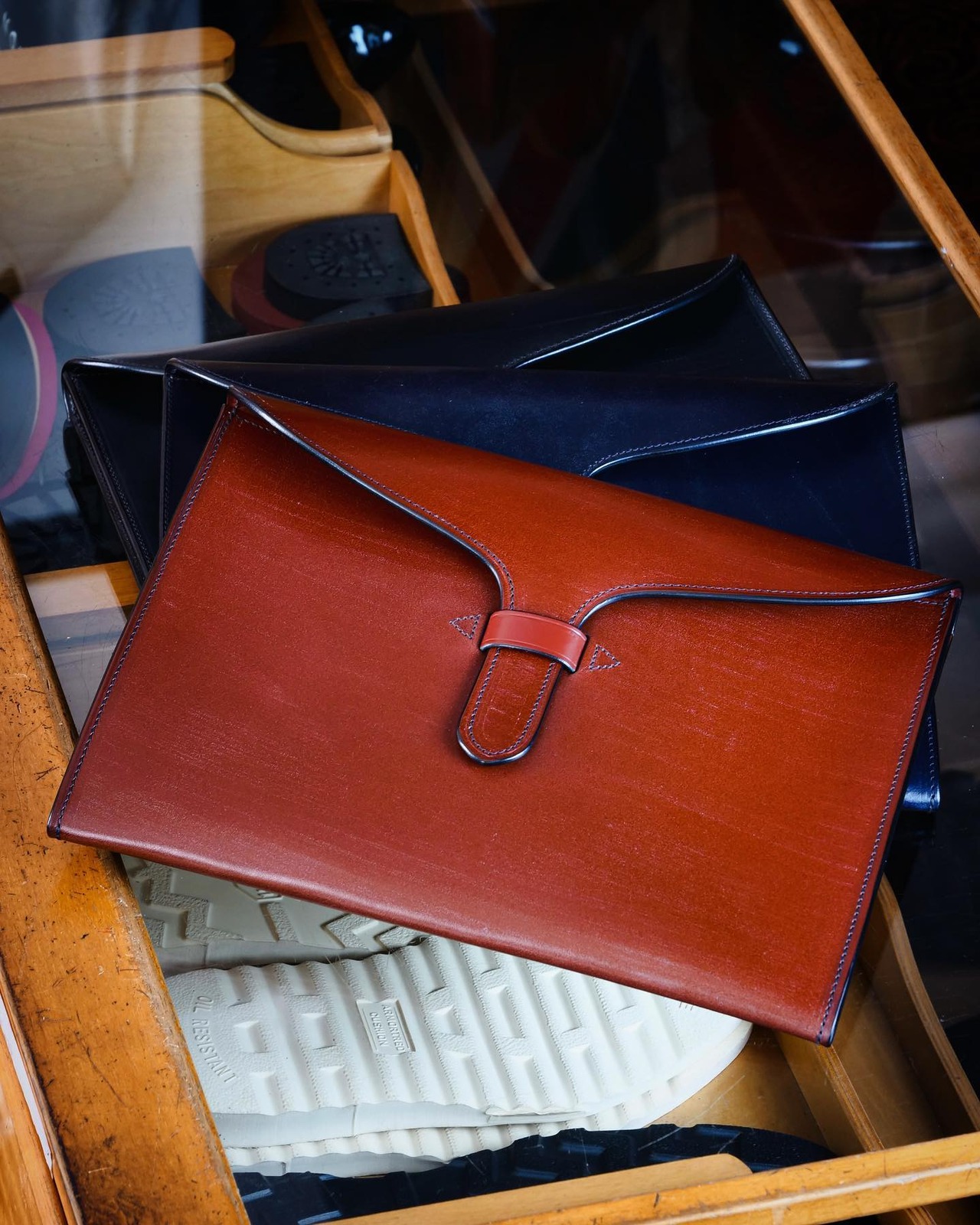Rutherfords / Tongue Folio Case / Medium Size