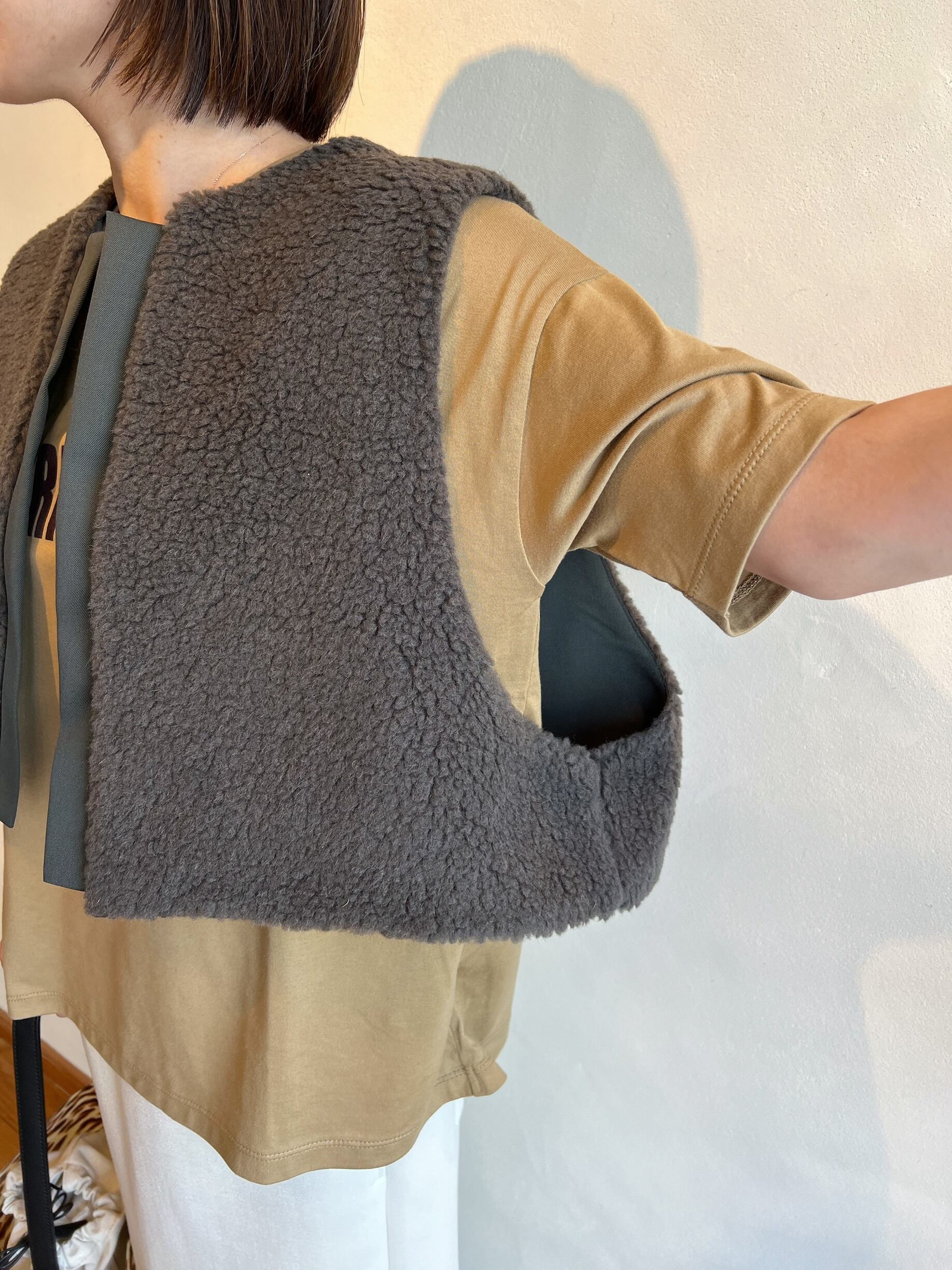 SACRA / プードルファーショートジレ | anouk