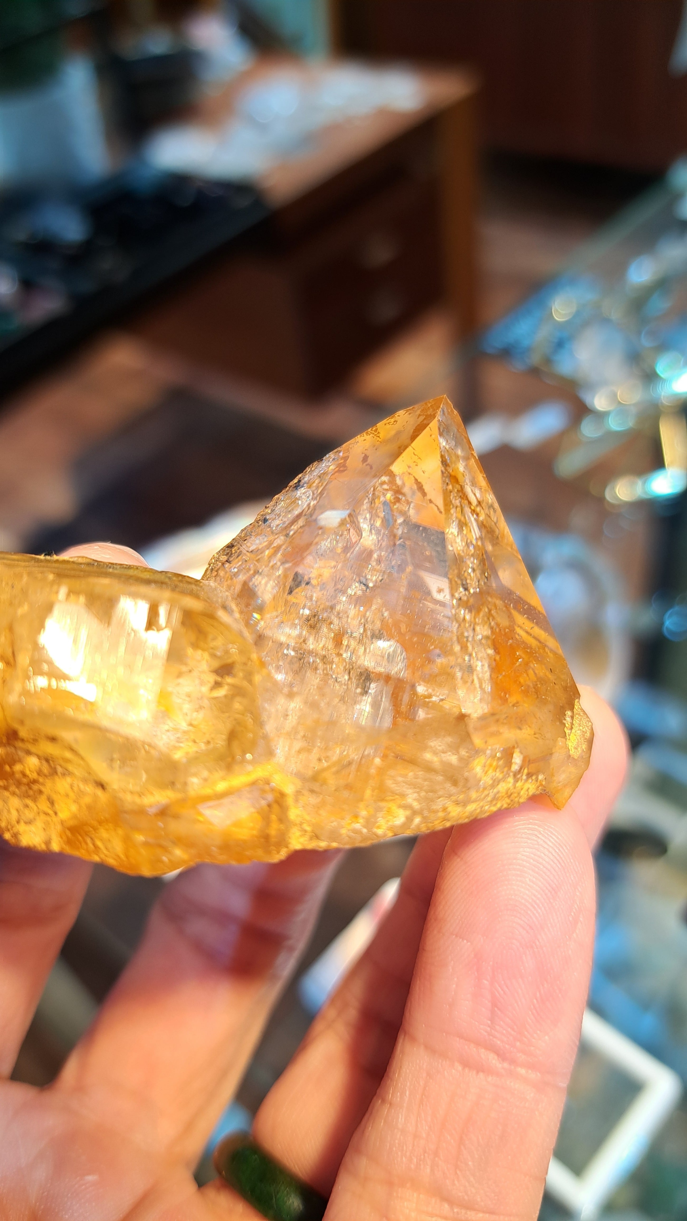 導きの灯》ガネーシュヒマールゴールデンヒーラー | ヒマラヤ水晶専門