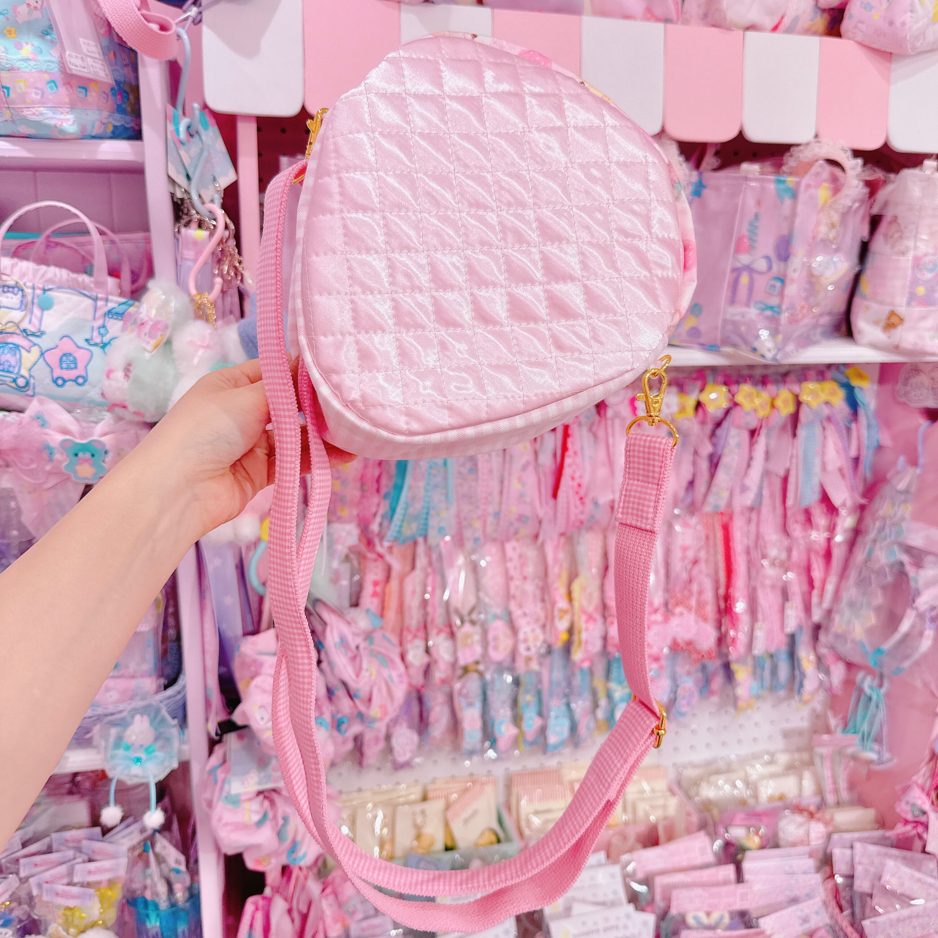 【F1】78-5いちご型ぬいぐるみショルダーバッグ